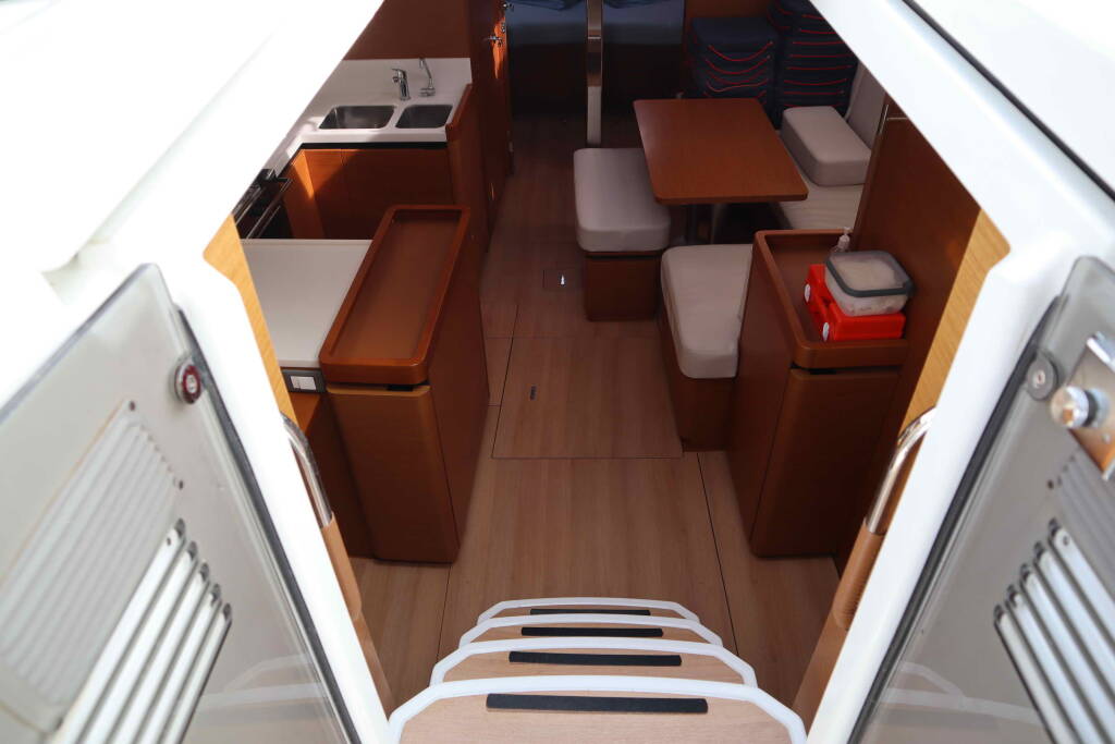 Sailing yacht Sun Odyssey 440 ECONOMY
