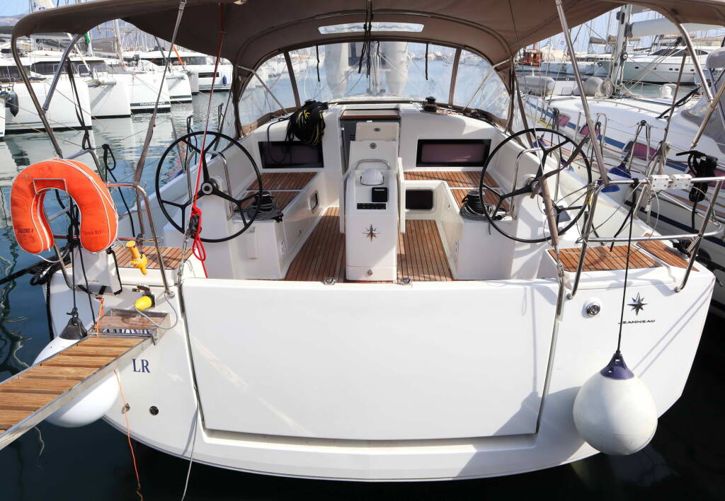 Sailing yacht Sun Odyssey 440 ECONOMY