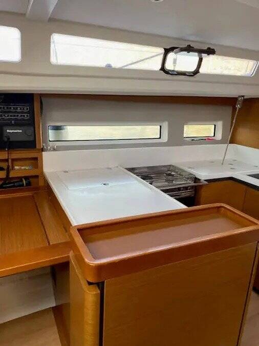 Sailing yacht Sun Odyssey 440 Goji Berry