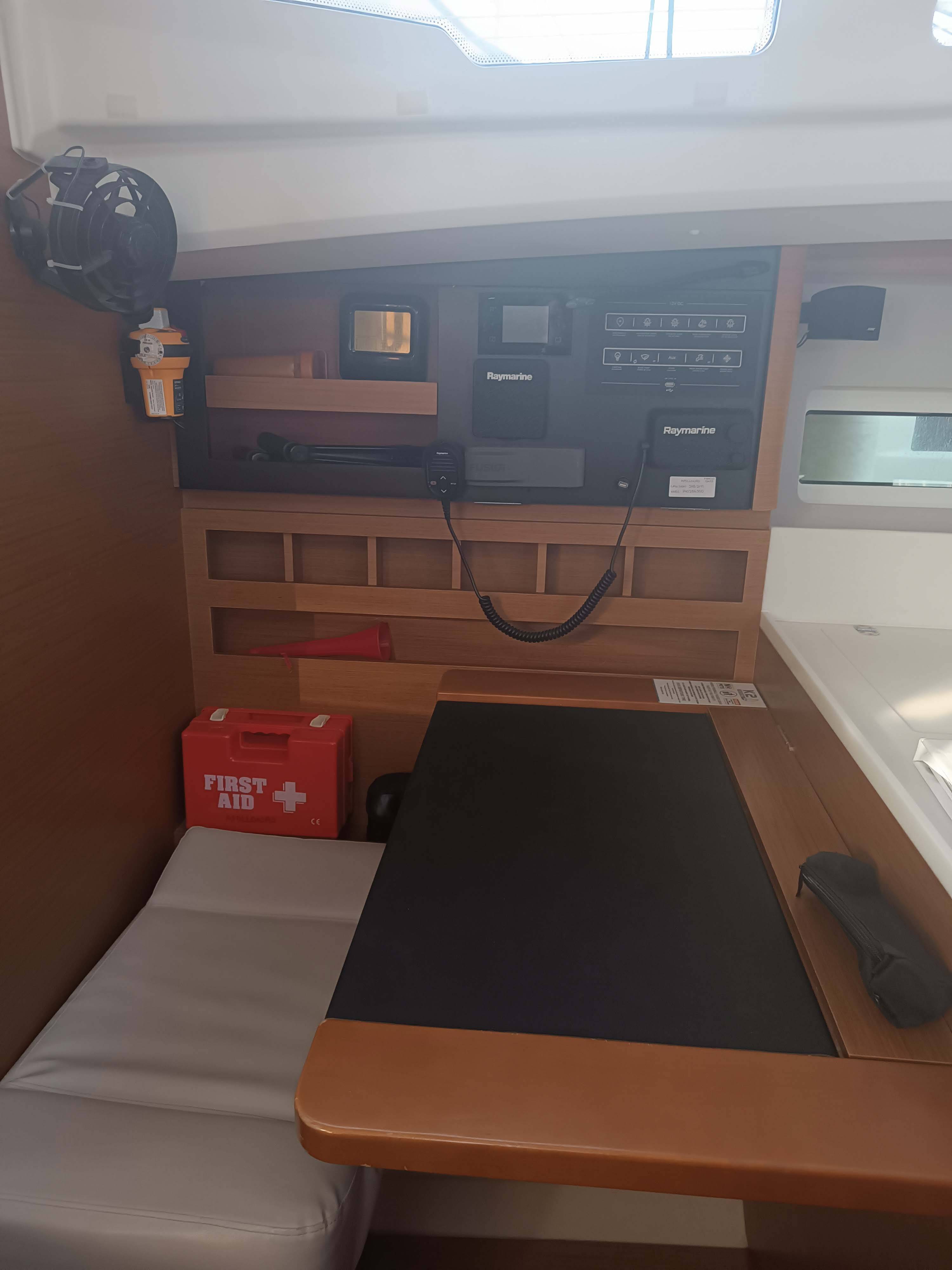 Sailing yacht Sun Odyssey 440 ECONOMY