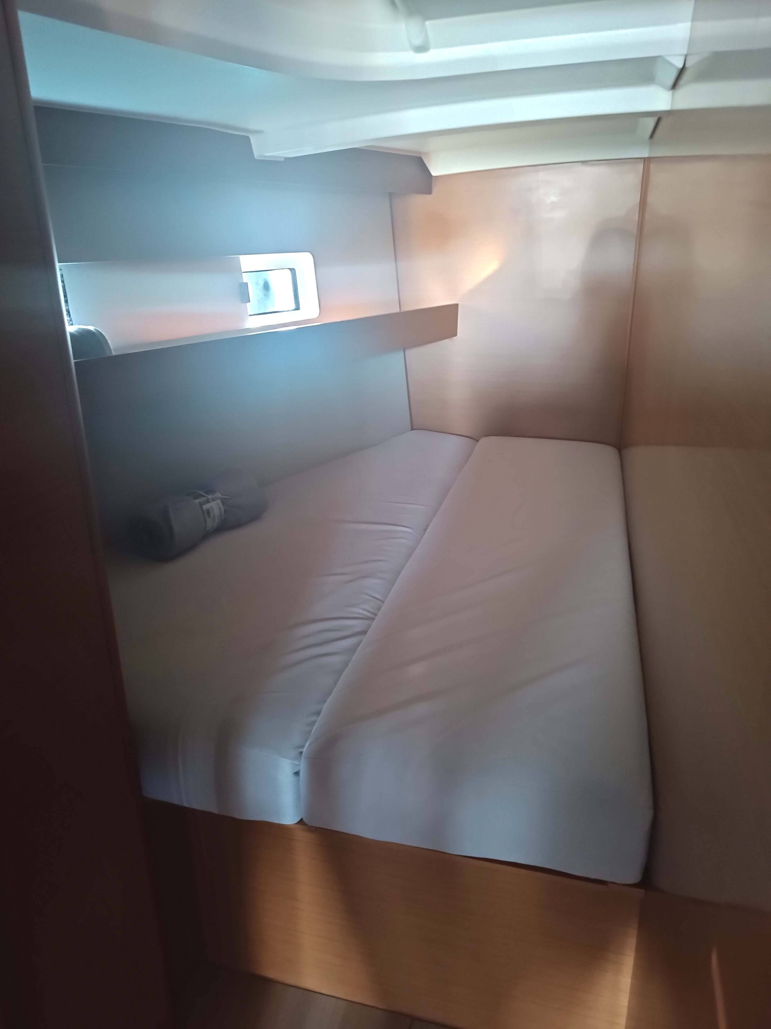 Sailing yacht Sun Odyssey 440 ECONOMY