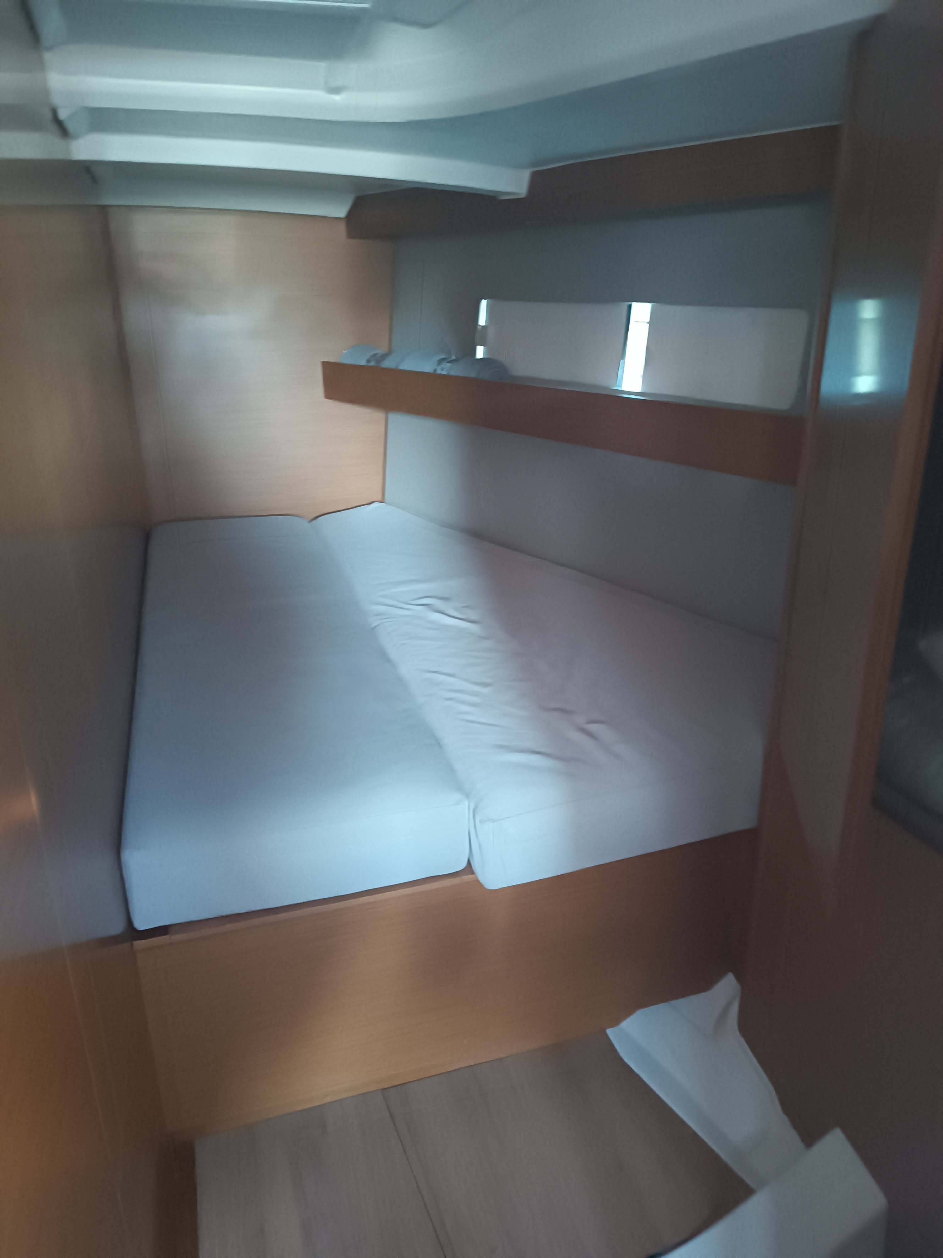 Sailing yacht Sun Odyssey 440 ECONOMY