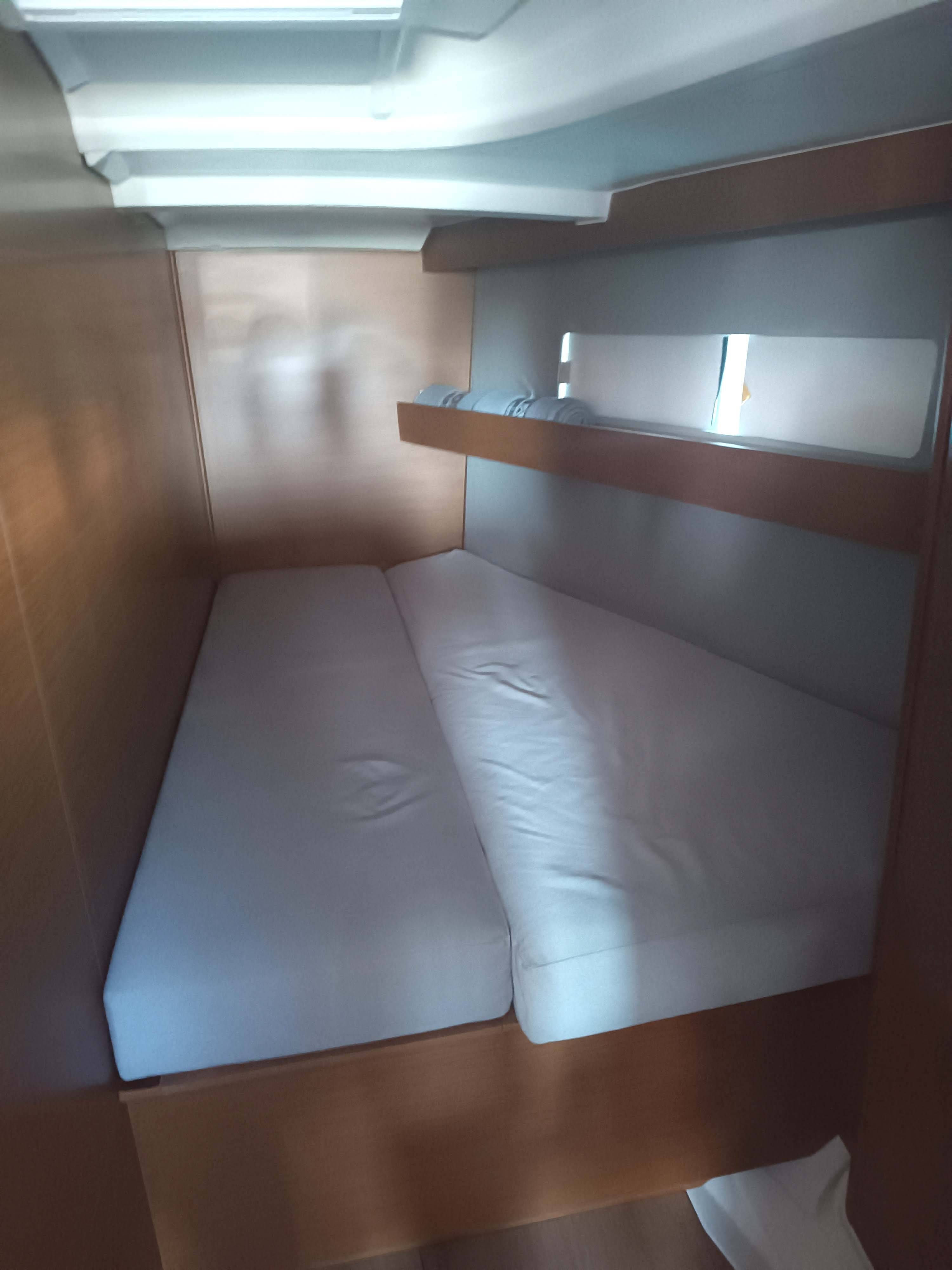 Sailing yacht Sun Odyssey 440 ECONOMY