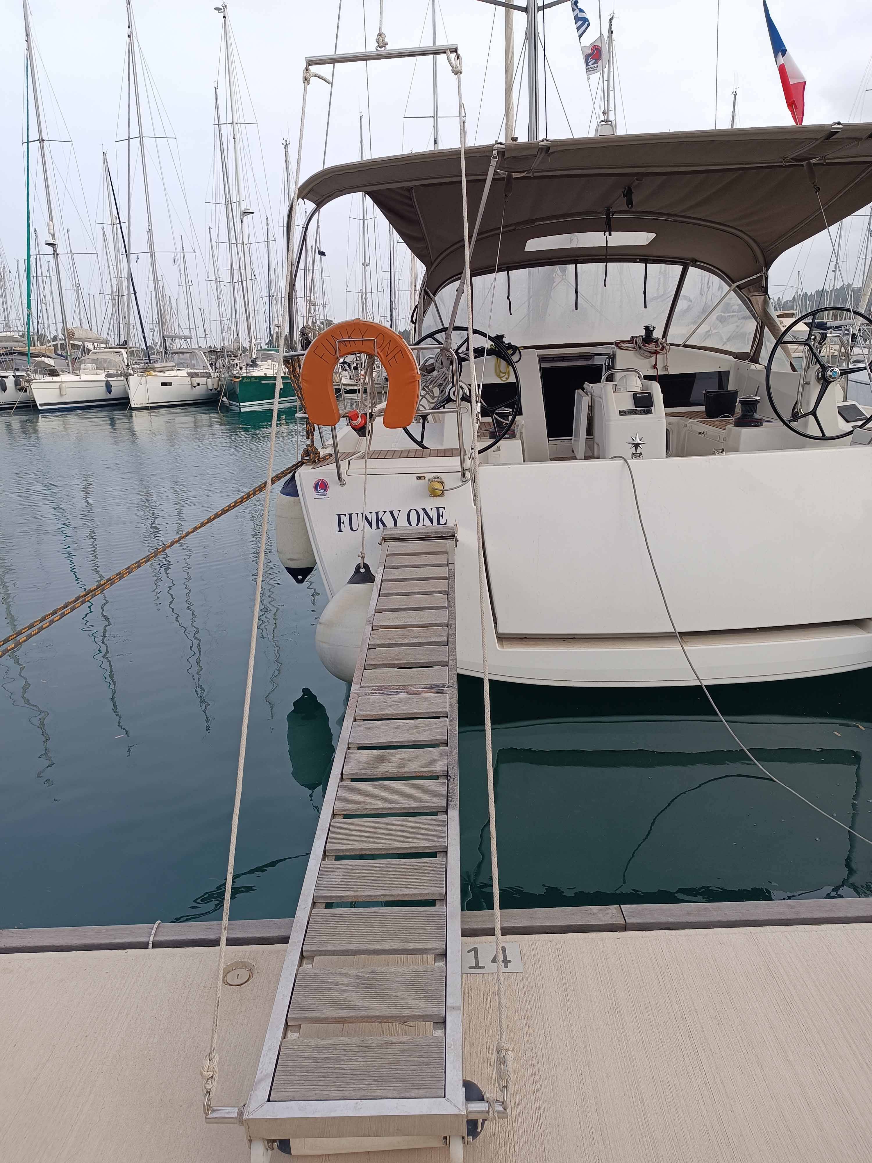 Sailing yacht Sun Odyssey 440 ECONOMY