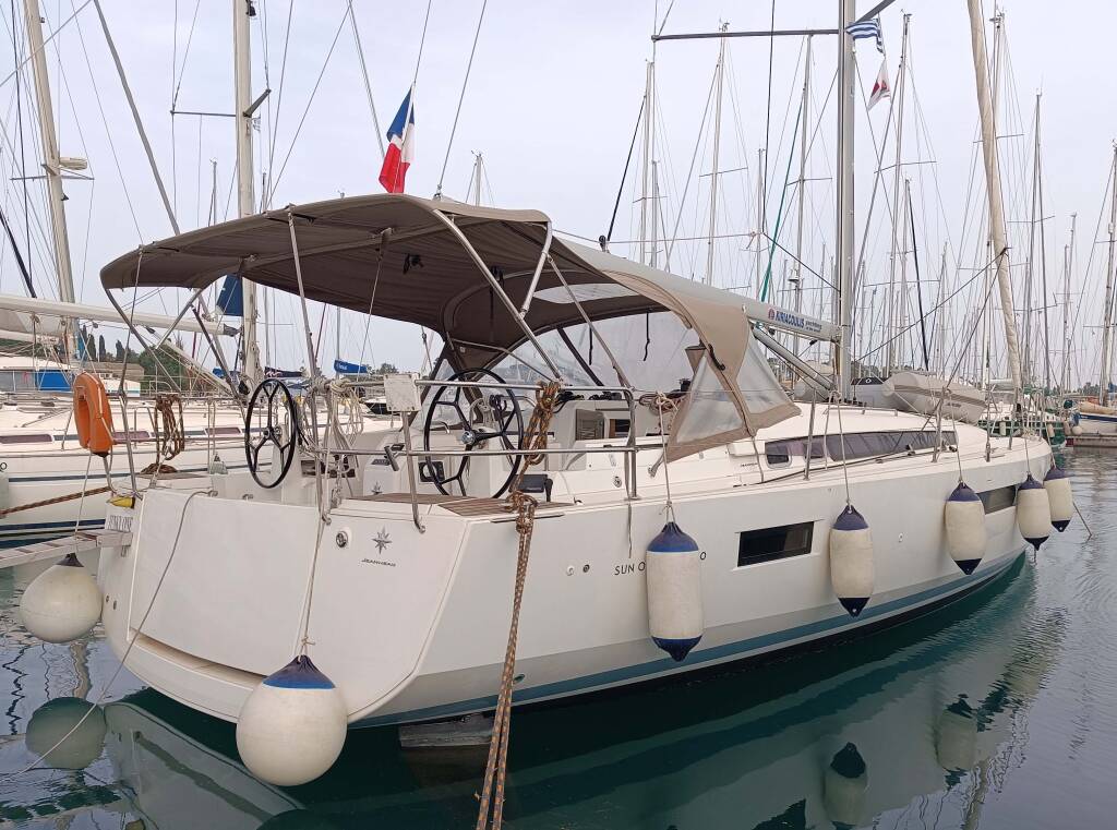 Sailing yacht Sun Odyssey 440 ECONOMY