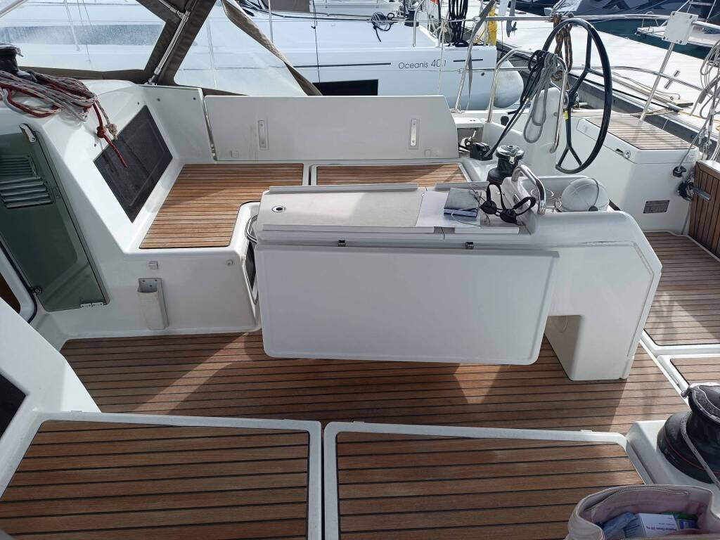 Sailing yacht Sun Odyssey 440 ECONOMY