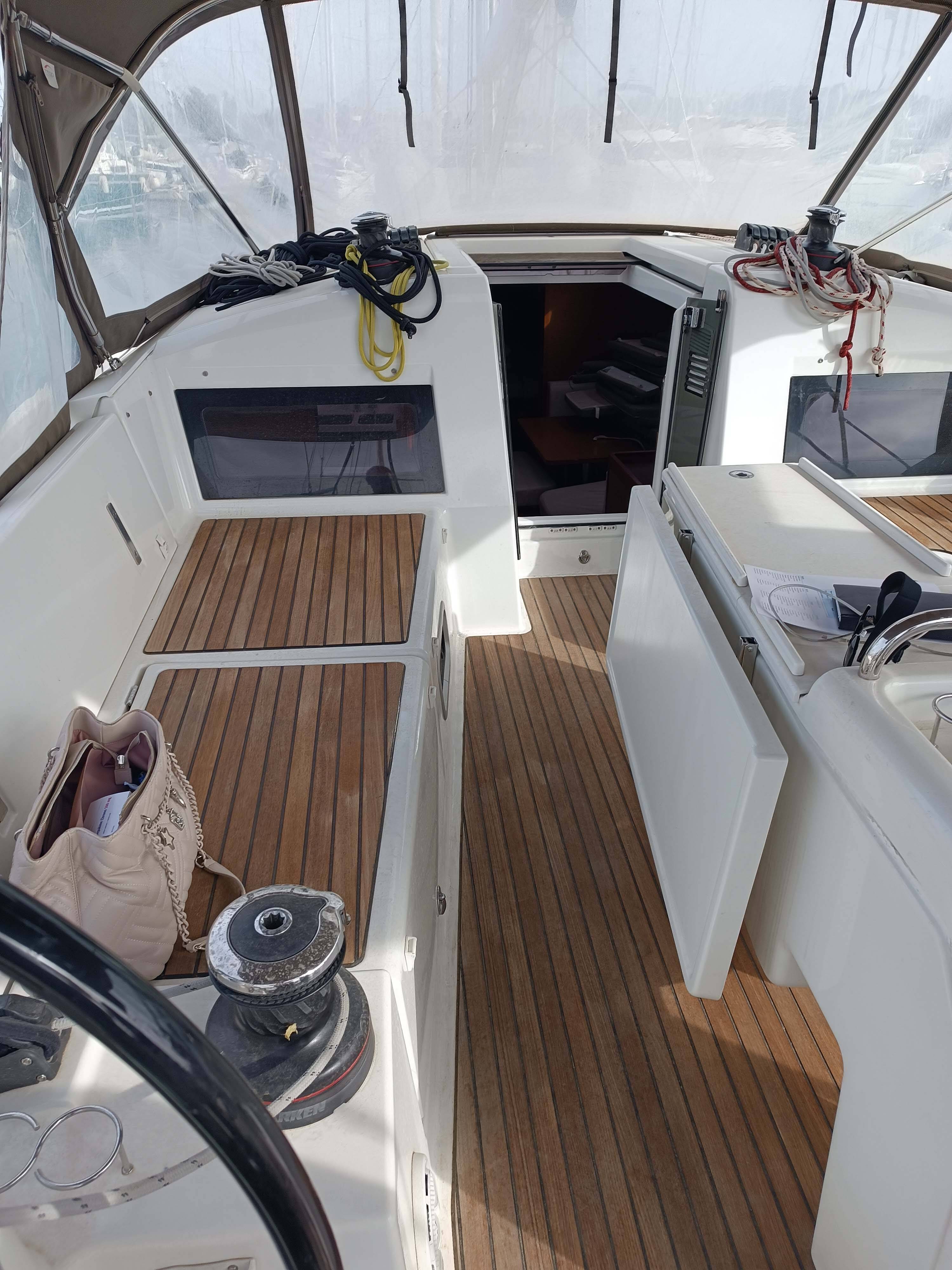 Sailing yacht Sun Odyssey 440 ECONOMY