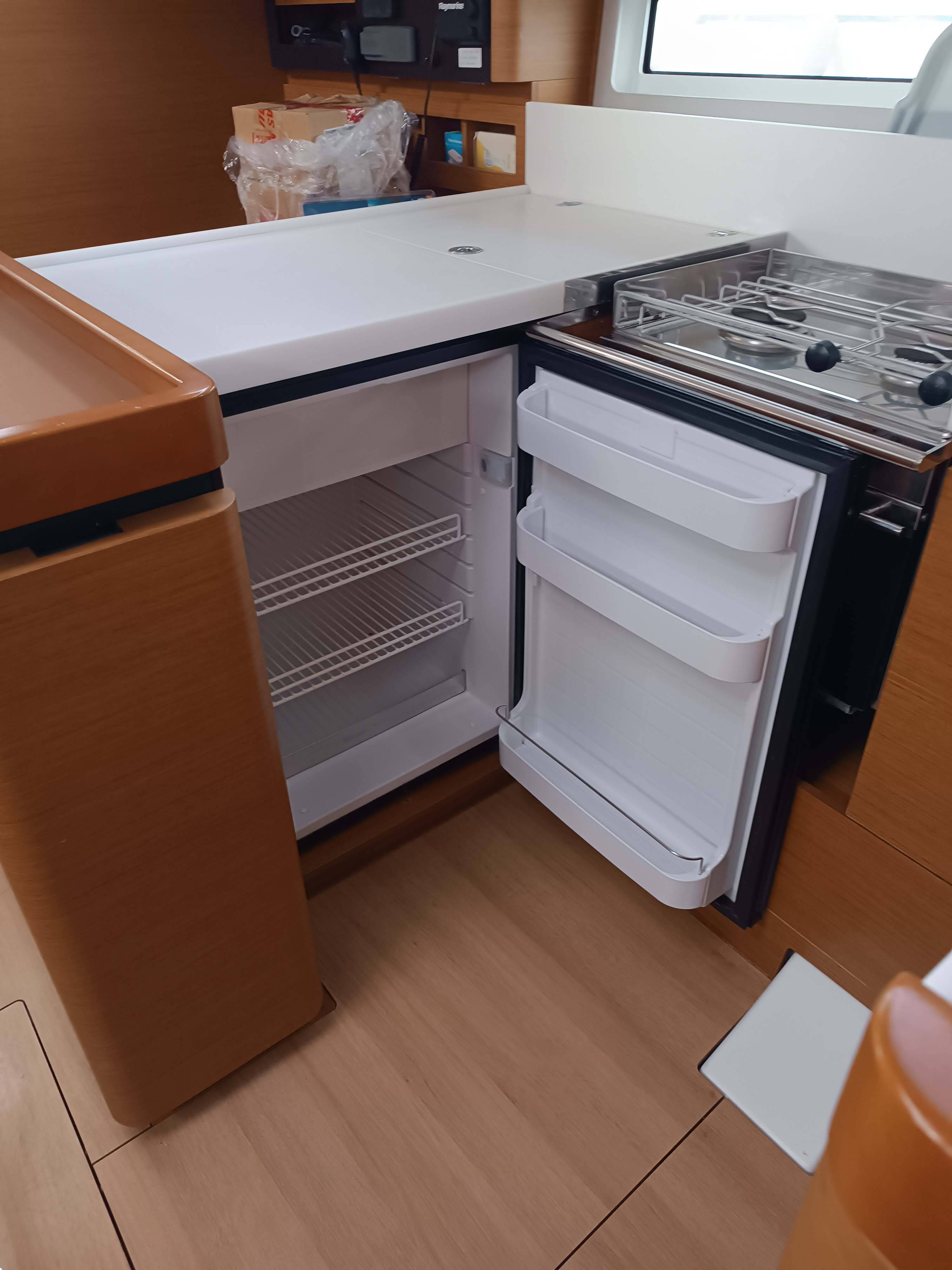 Sailing yacht Sun Odyssey 440 ECONOMY