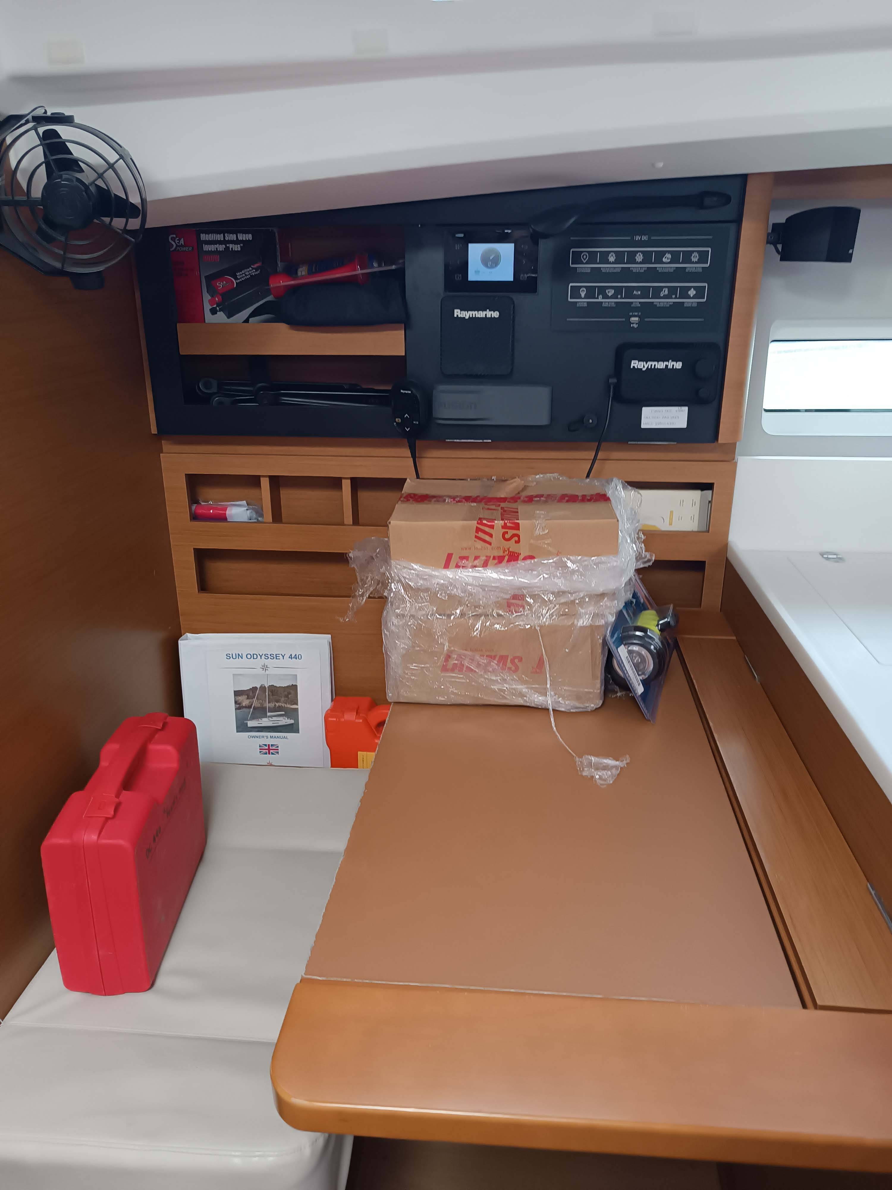 Sailing yacht Sun Odyssey 440 Funky One