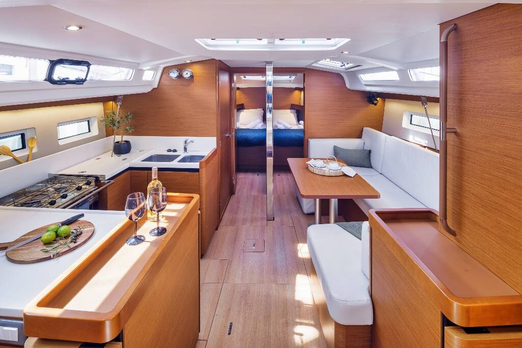 Sailing yacht Sun Odyssey 440 