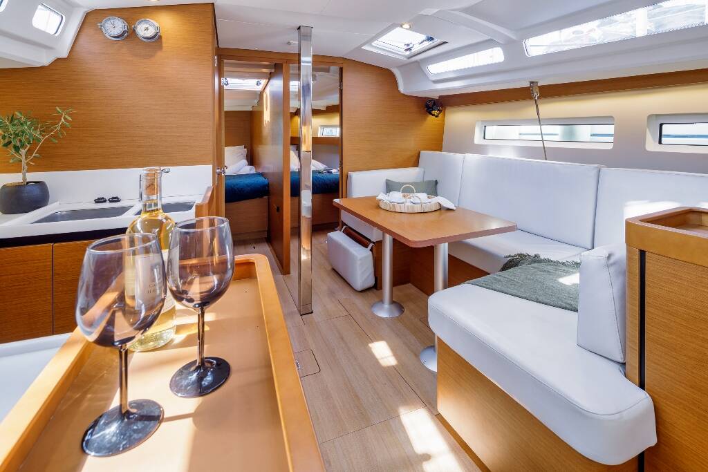 Sailing yacht Sun Odyssey 440 