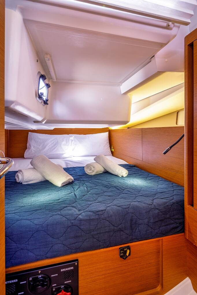 Sailing yacht Sun Odyssey 440 