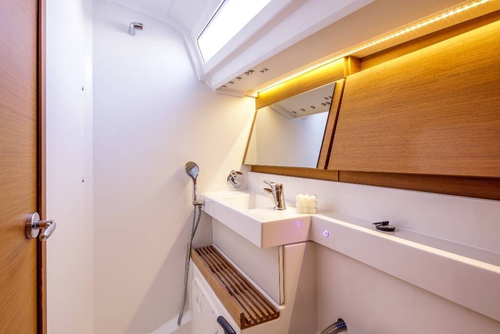 Sailing yacht Sun Odyssey 440 