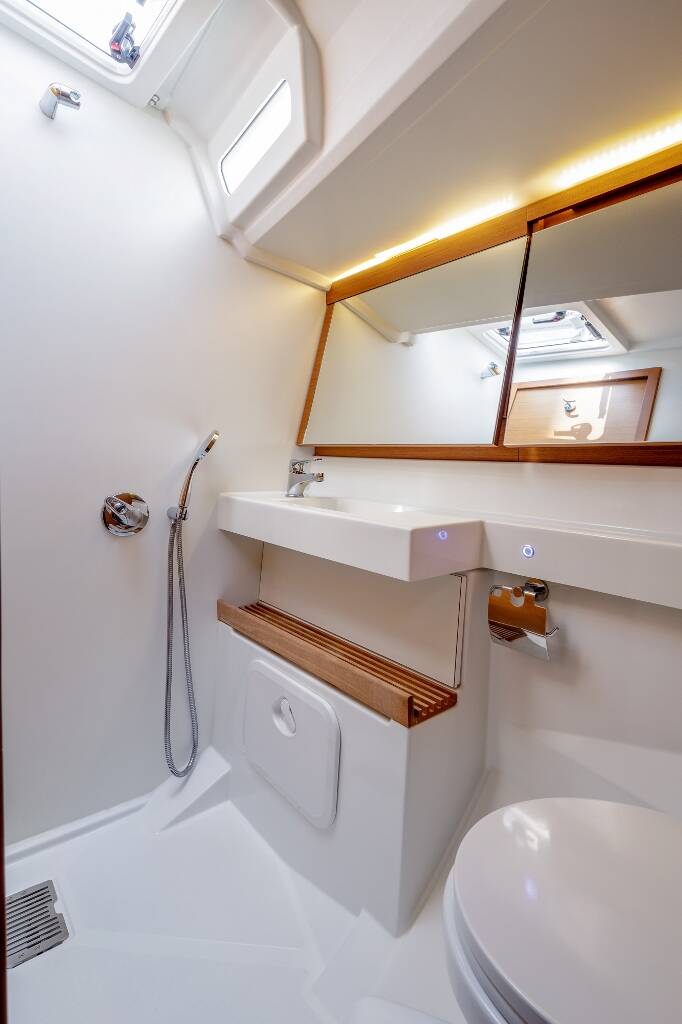 Sailing yacht Sun Odyssey 440 