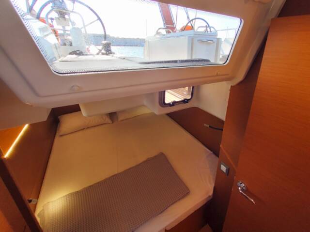 Sailing yacht Sun Odyssey 440 ECONOMY