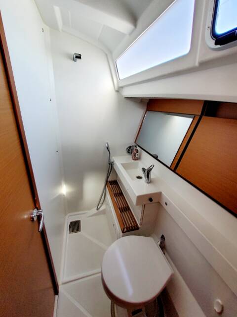 Sailing yacht Sun Odyssey 440 ECONOMY