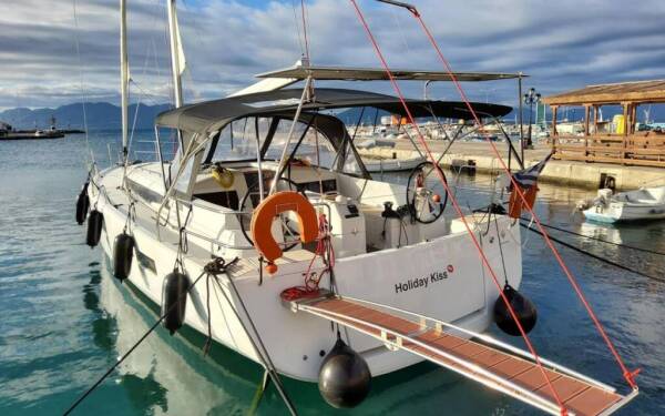 Sun Odyssey 440 Holiday Kiss