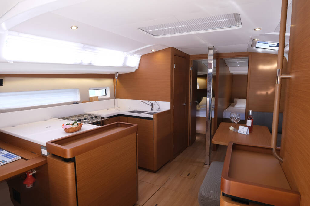 Sailing yacht Sun Odyssey 440 Roma