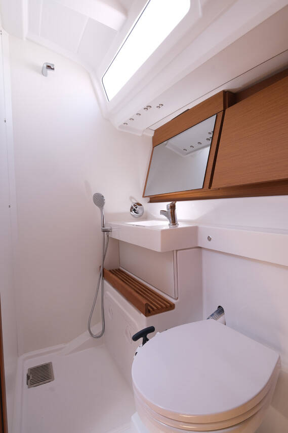 Sailing yacht Sun Odyssey 440 Roma