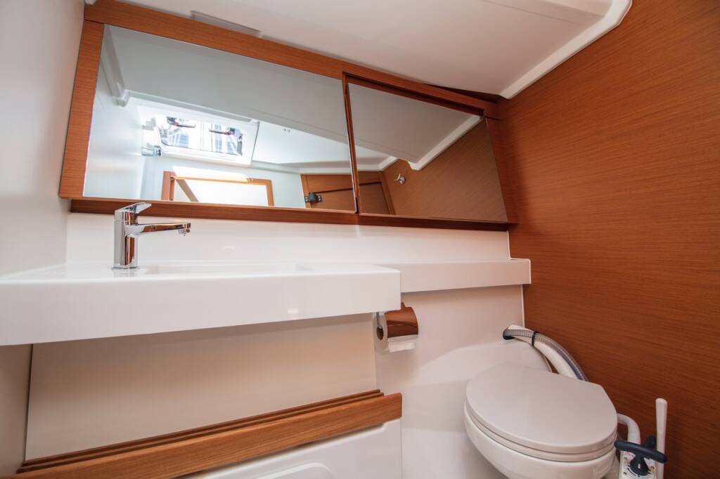 Sailing yacht Sun Odyssey 440 White Rabbit