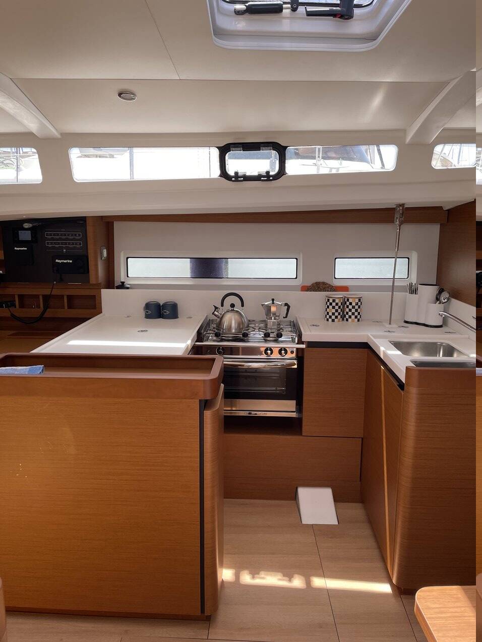 Sailing yacht Sun Odyssey 440 Ecstasea
