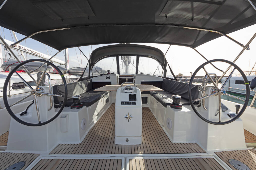 Sailing yacht Sun Odyssey 440 JOLLY ROGER