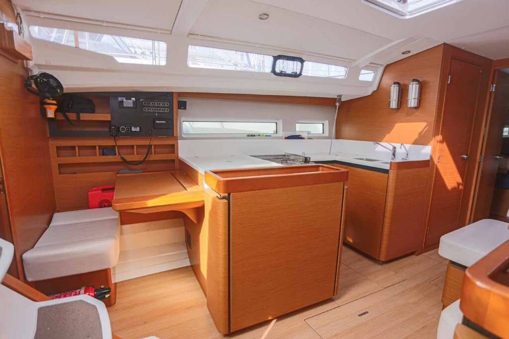 Sailing yacht Sun Odyssey 440 Lazy River