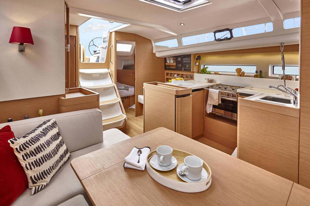 Sailing yacht Sun Odyssey 440 Scorpio