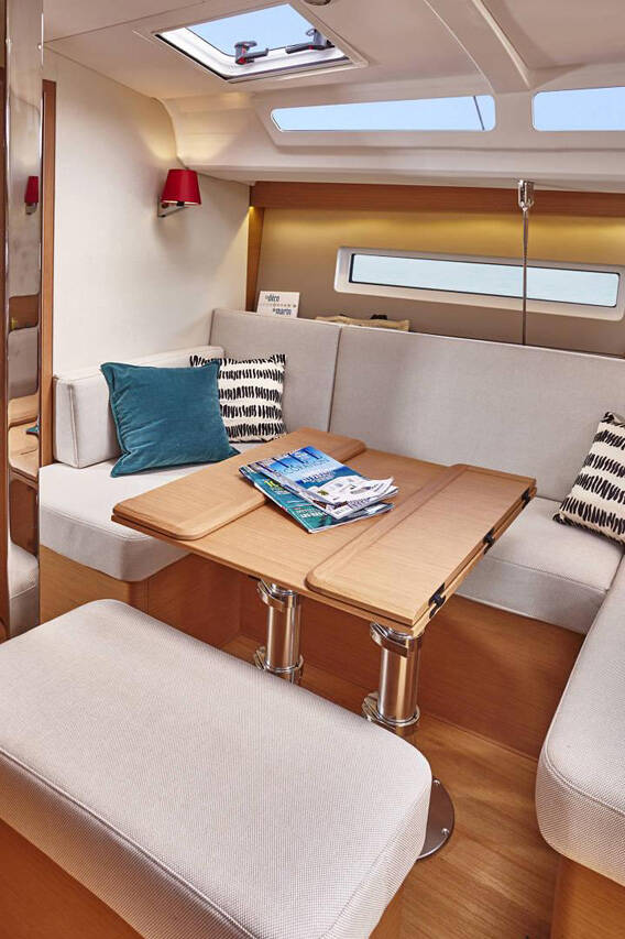 Sailing yacht Sun Odyssey 440 Scorpio