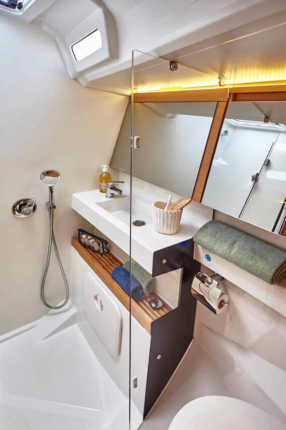 Sailing yacht Sun Odyssey 440 Scorpio