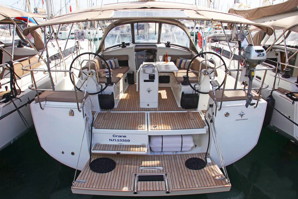 Sailing yacht Sun Odyssey 440 Crane