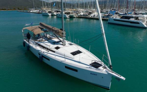 Sun Odyssey 440 Asteri Lefkas main port