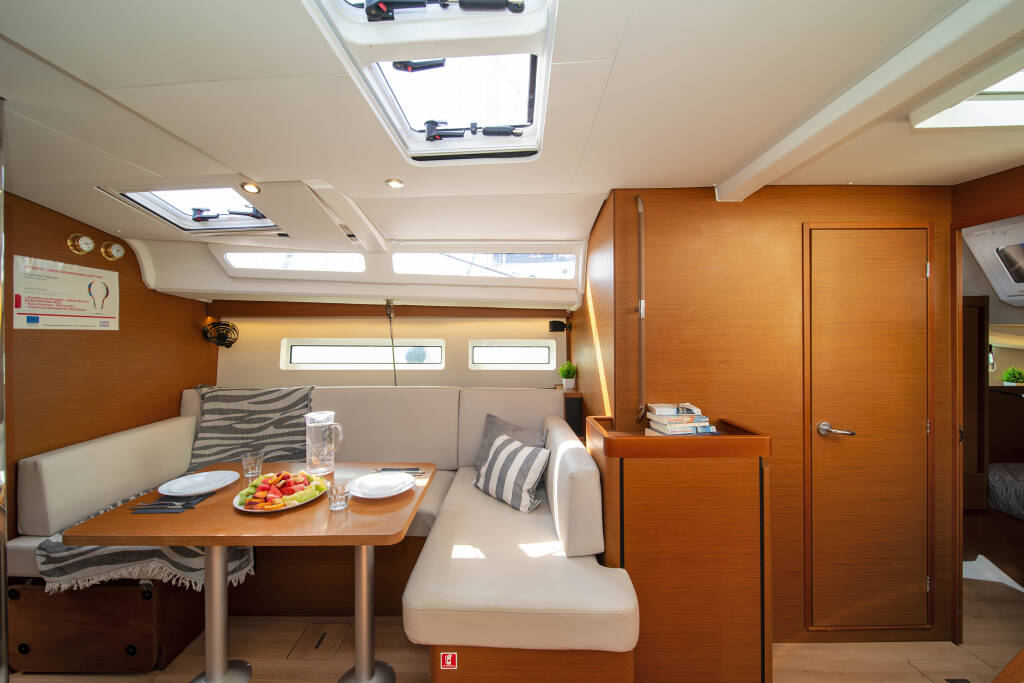 Segelyacht Sun Odyssey 440 Navillera