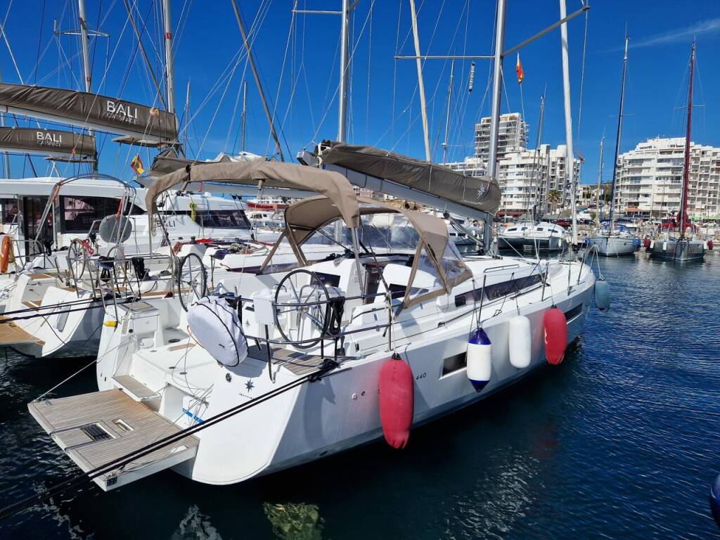 Sailing yacht Sun Odyssey 440 Koala II
