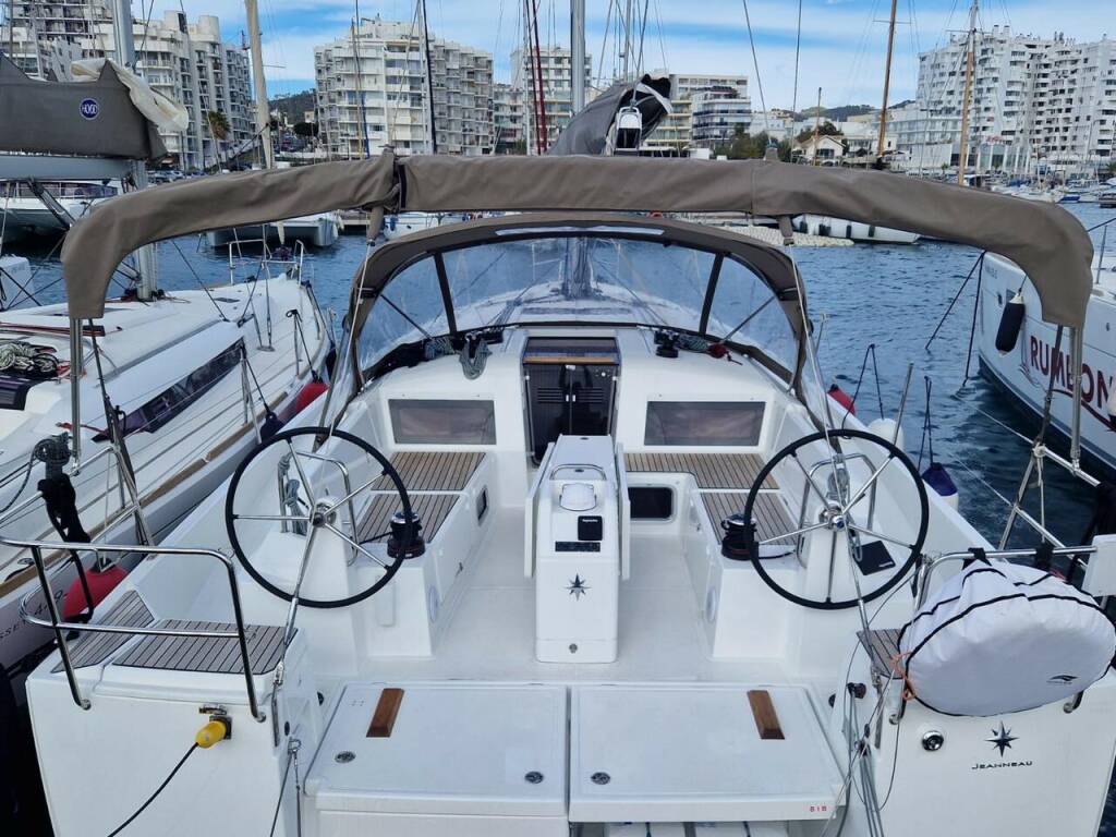 Sailing yacht Sun Odyssey 440 Koala II