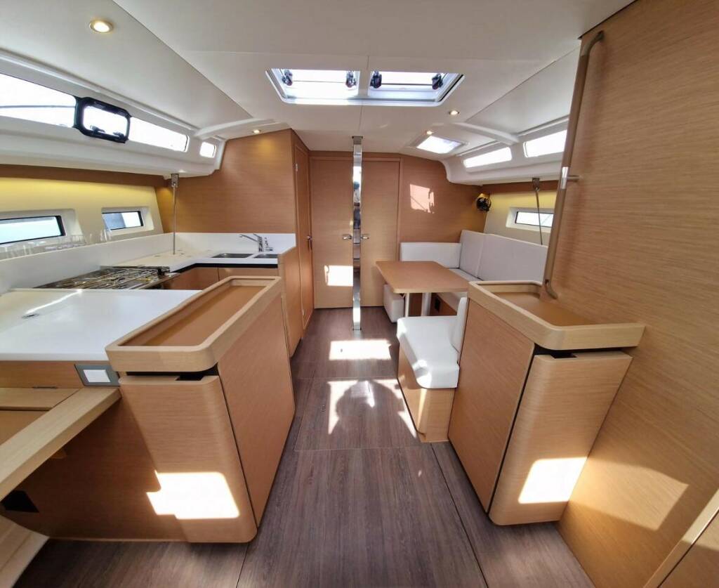 Sailing yacht Sun Odyssey 440 Koala II