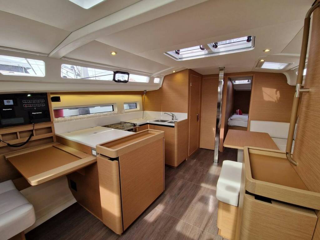 Sailing yacht Sun Odyssey 440 Koala II