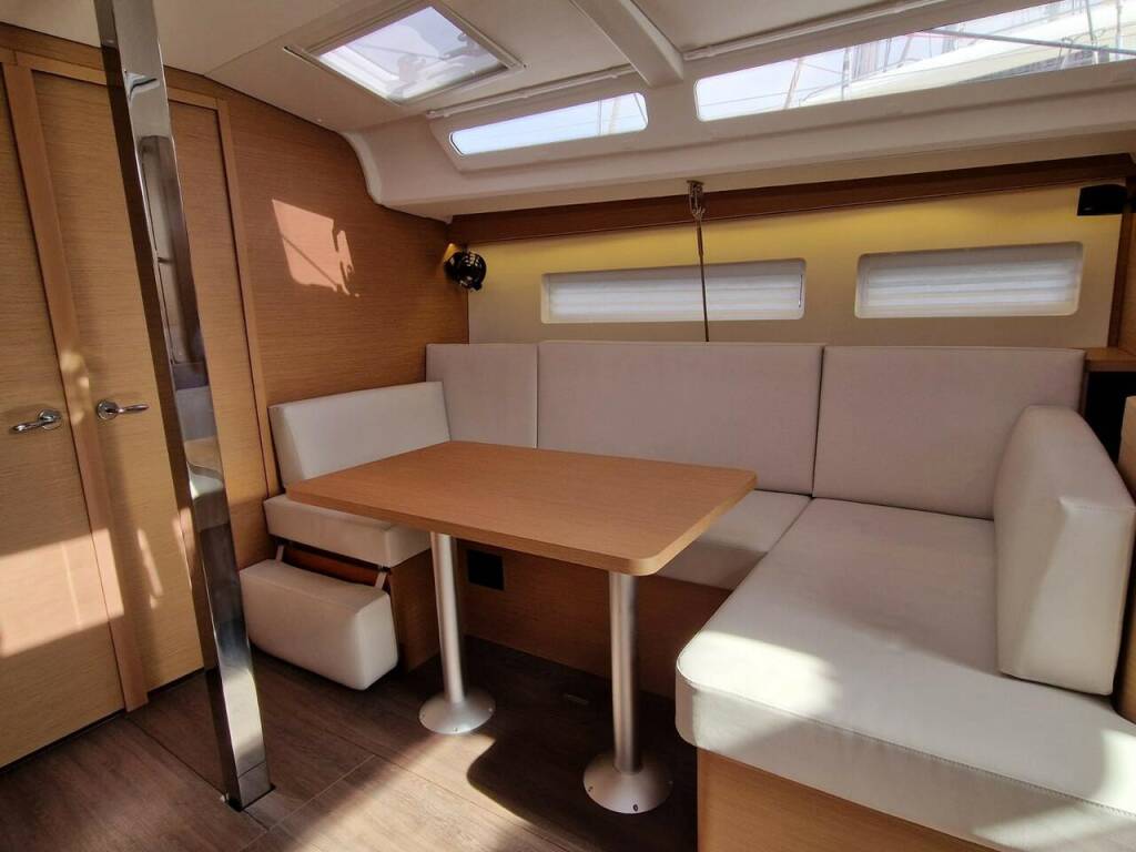 Sailing yacht Sun Odyssey 440 Koala II