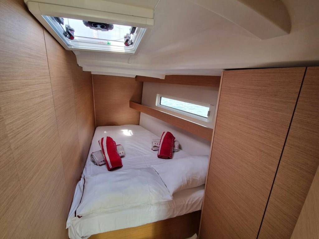 Sailing yacht Sun Odyssey 440 Koala II