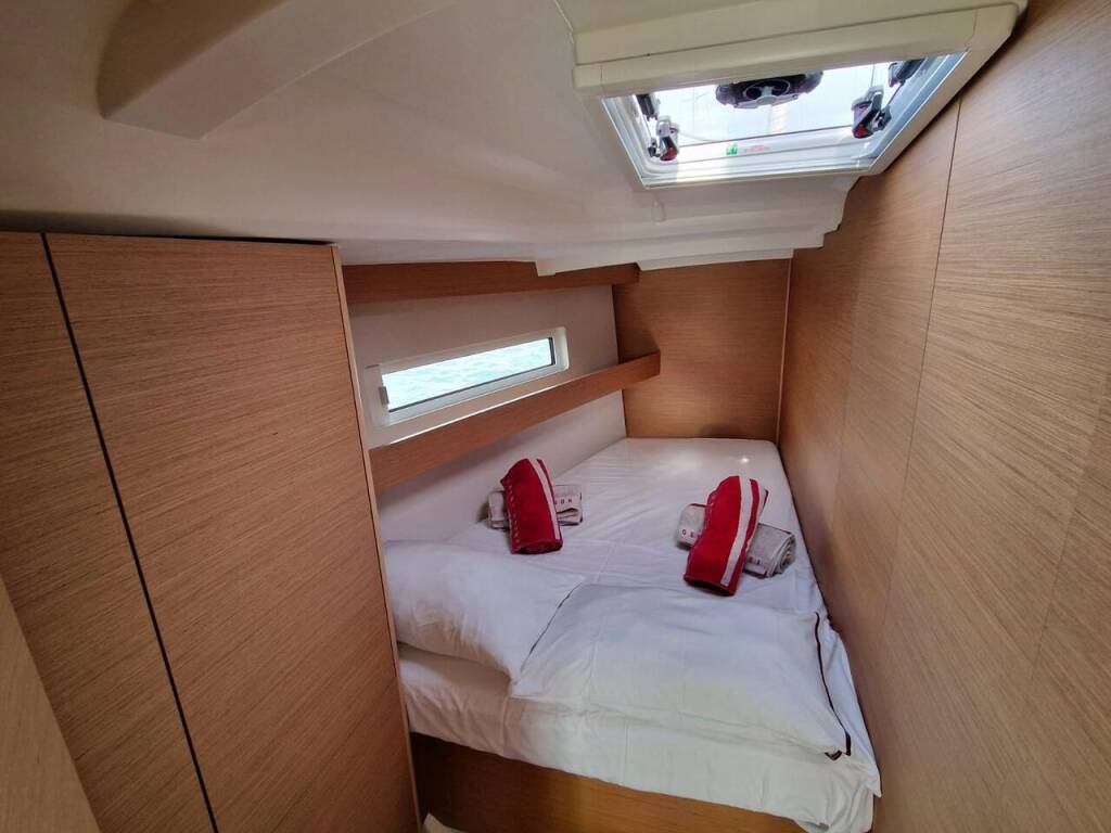 Sailing yacht Sun Odyssey 440 Koala II