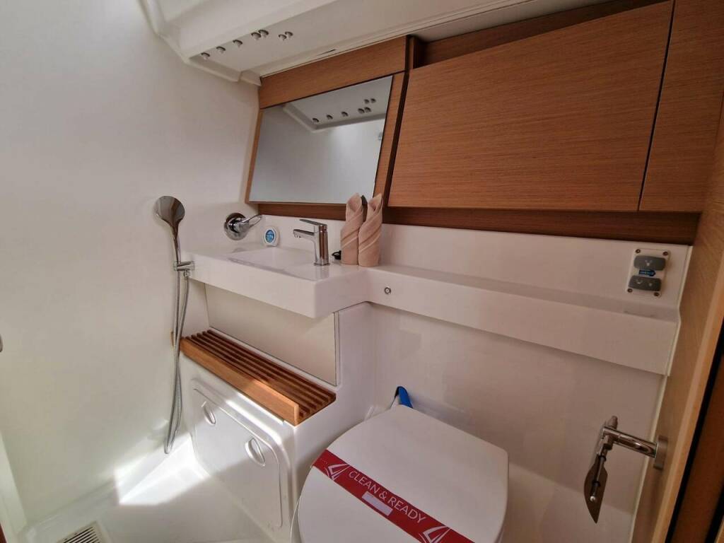 Sailing yacht Sun Odyssey 440 Koala II