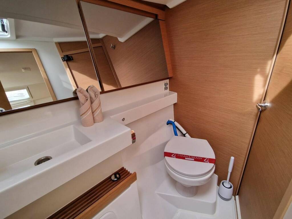 Sailing yacht Sun Odyssey 440 Koala II