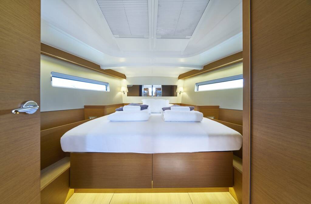 Sailing yacht Sun Odyssey 440 Lucia II