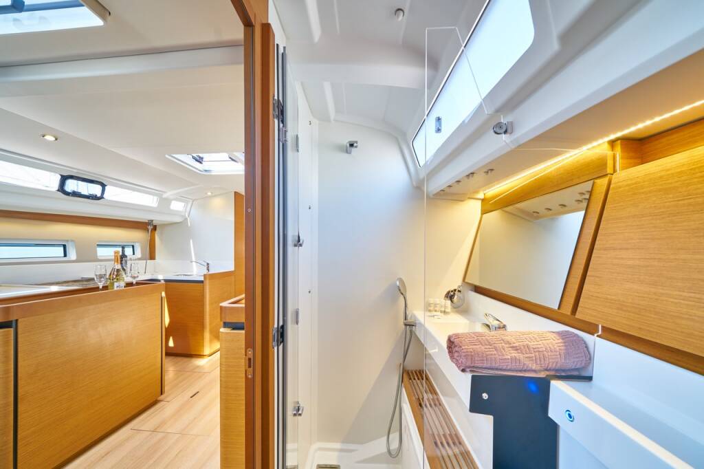 Sailing yacht Sun Odyssey 440 Lucia II
