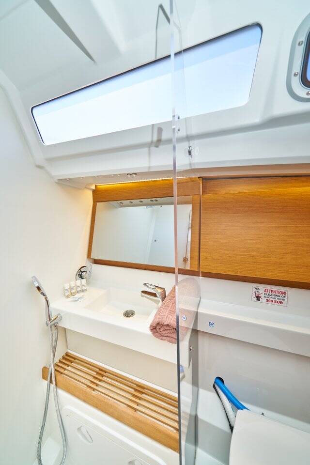 Sailing yacht Sun Odyssey 440 Lucia II