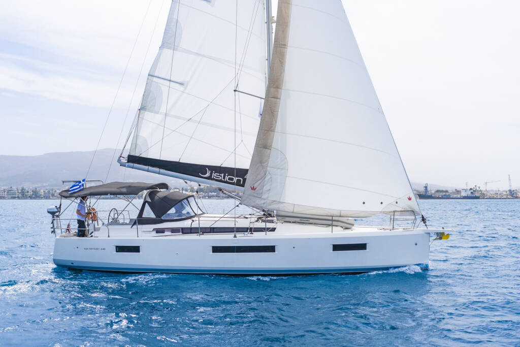 Sailing yacht Sun Odyssey 440 Lefkippi 