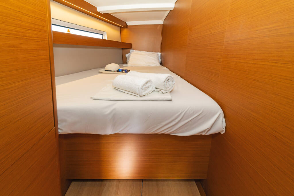 Sailing yacht Sun Odyssey 440 Lefkippi 