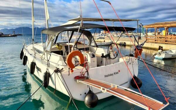 Sun Odyssey 440 Holiday Kiss