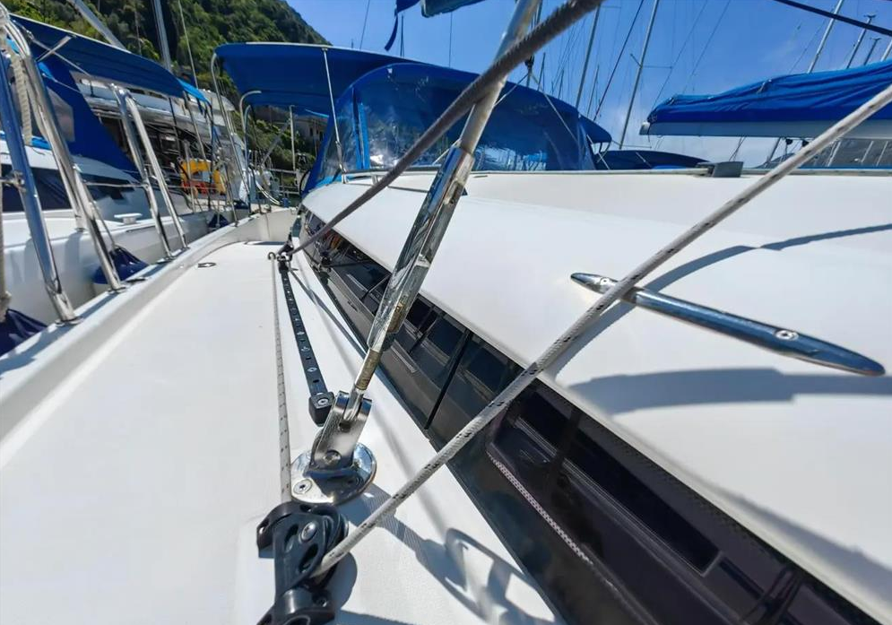 Sailing yacht Sun Odyssey 440 Negroni