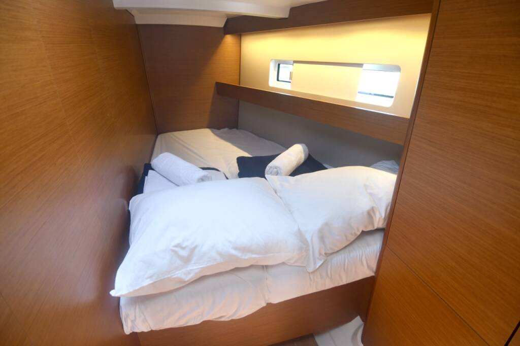 Sailing yacht Sun Odyssey 440 Signum Alfa